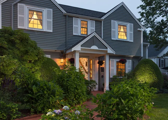 Old Harbor Inn